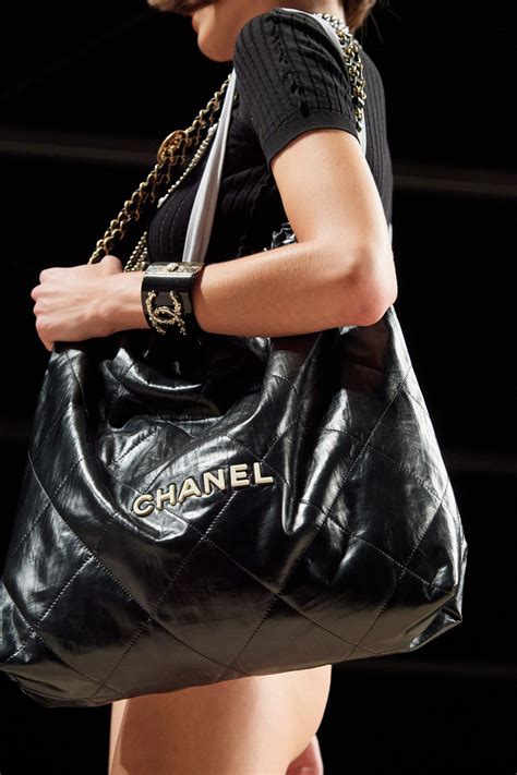 chanel 22 caviar|Everything You Need to Know About the Chanel 22 Bag.